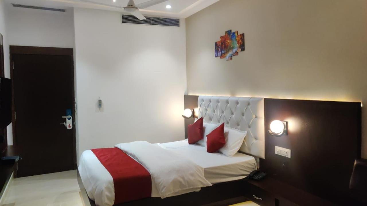 بوبال Hotel Relax المظهر الخارجي الصورة