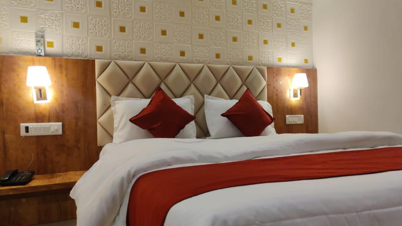 بوبال Hotel Relax المظهر الخارجي الصورة