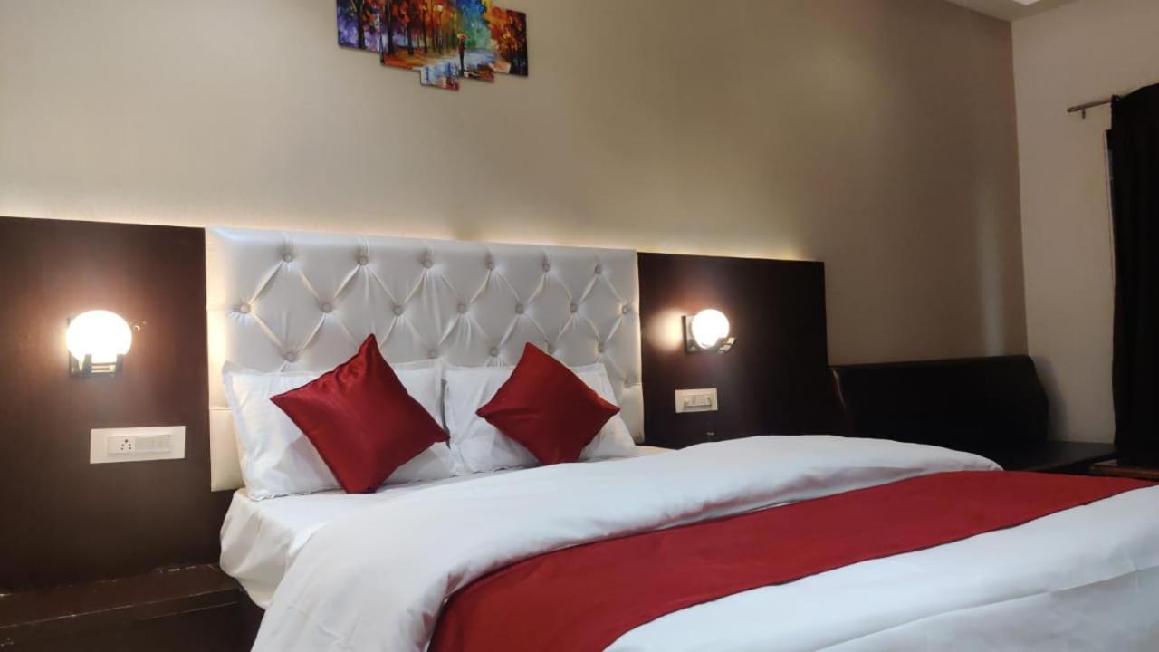 بوبال Hotel Relax المظهر الخارجي الصورة